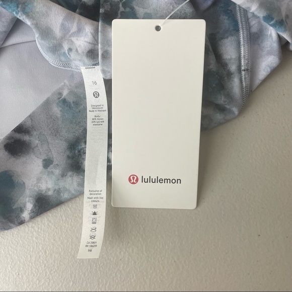 LULULEMON NWT ALIGN HIGH RISE SHORTS 8” IN KALEIDOSCOPE MULTI PRINT 16 18 20 - Picture 6 of 8